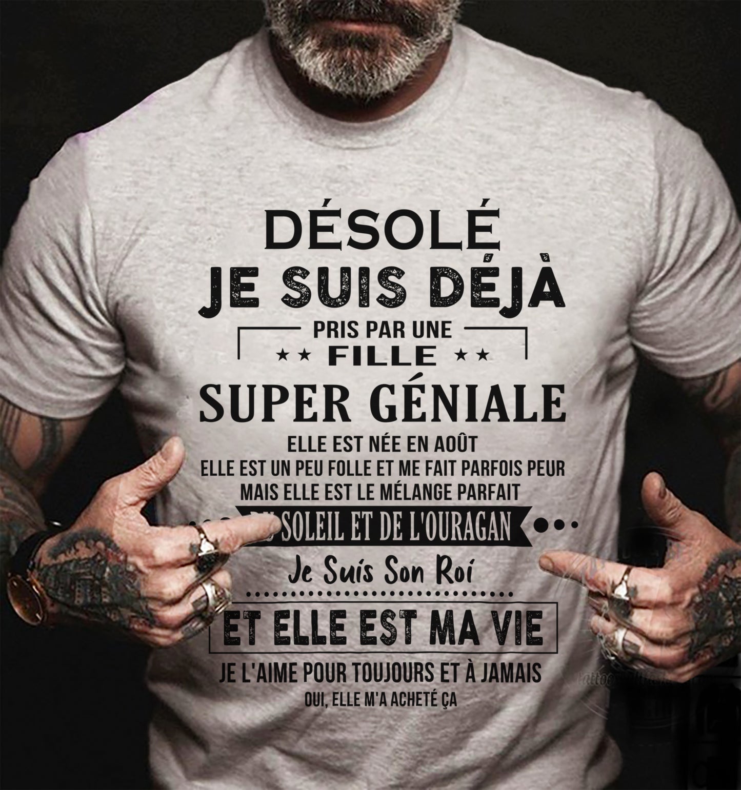 Août - Petite amie incroyable née en Août - Le cadeau parfait pour son petit ami - SUN08 (SKU.FR.SS-08)